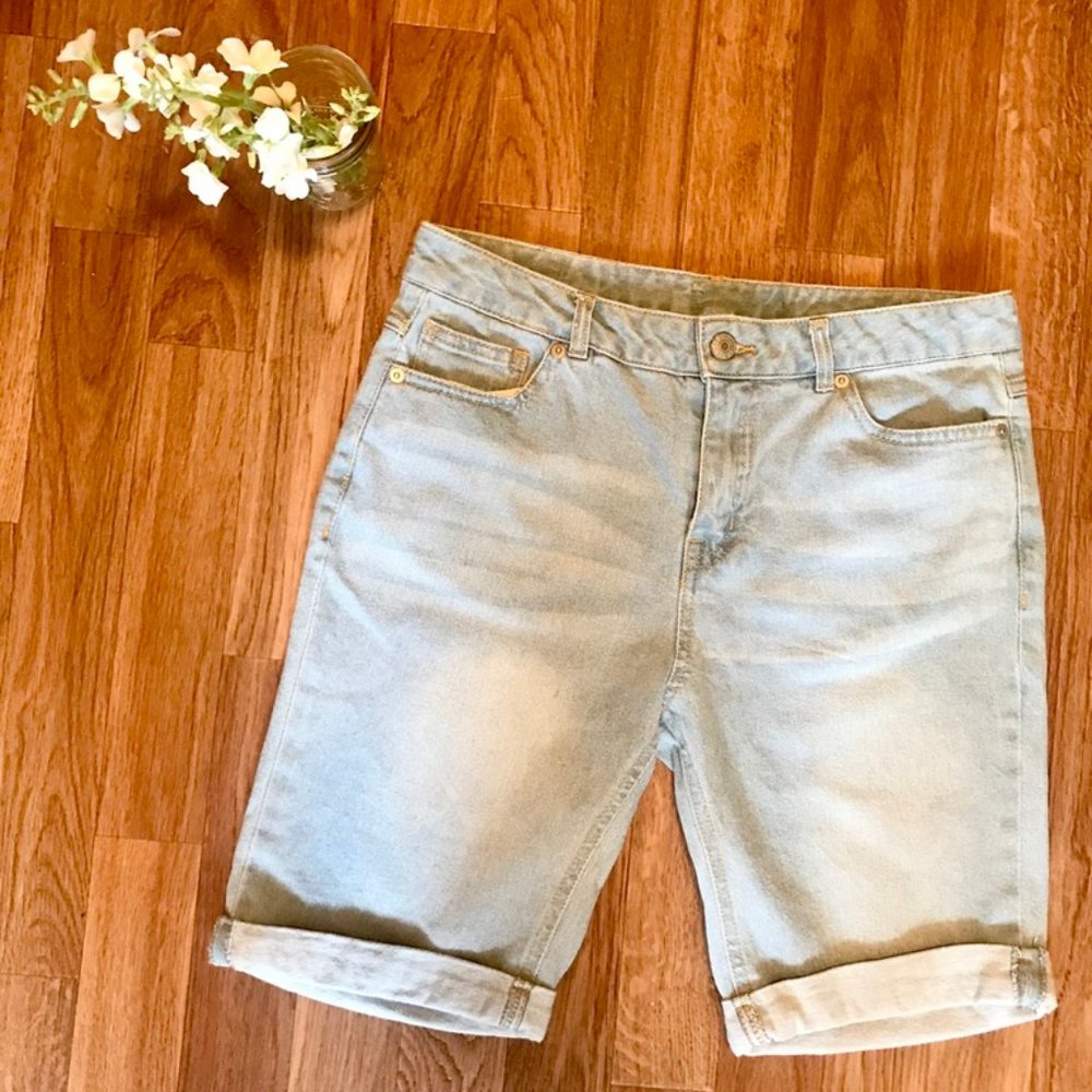 Vintage Trendy High Rise Cuffed Mom Shorts